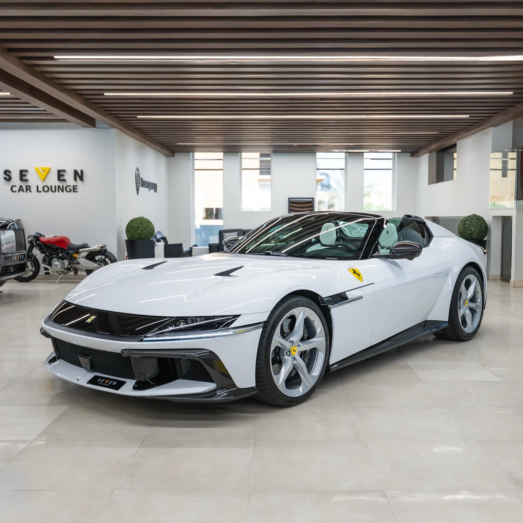 Ferrari 12Cilindri Spider · Bianco Cervino · Seven Car Lounge
