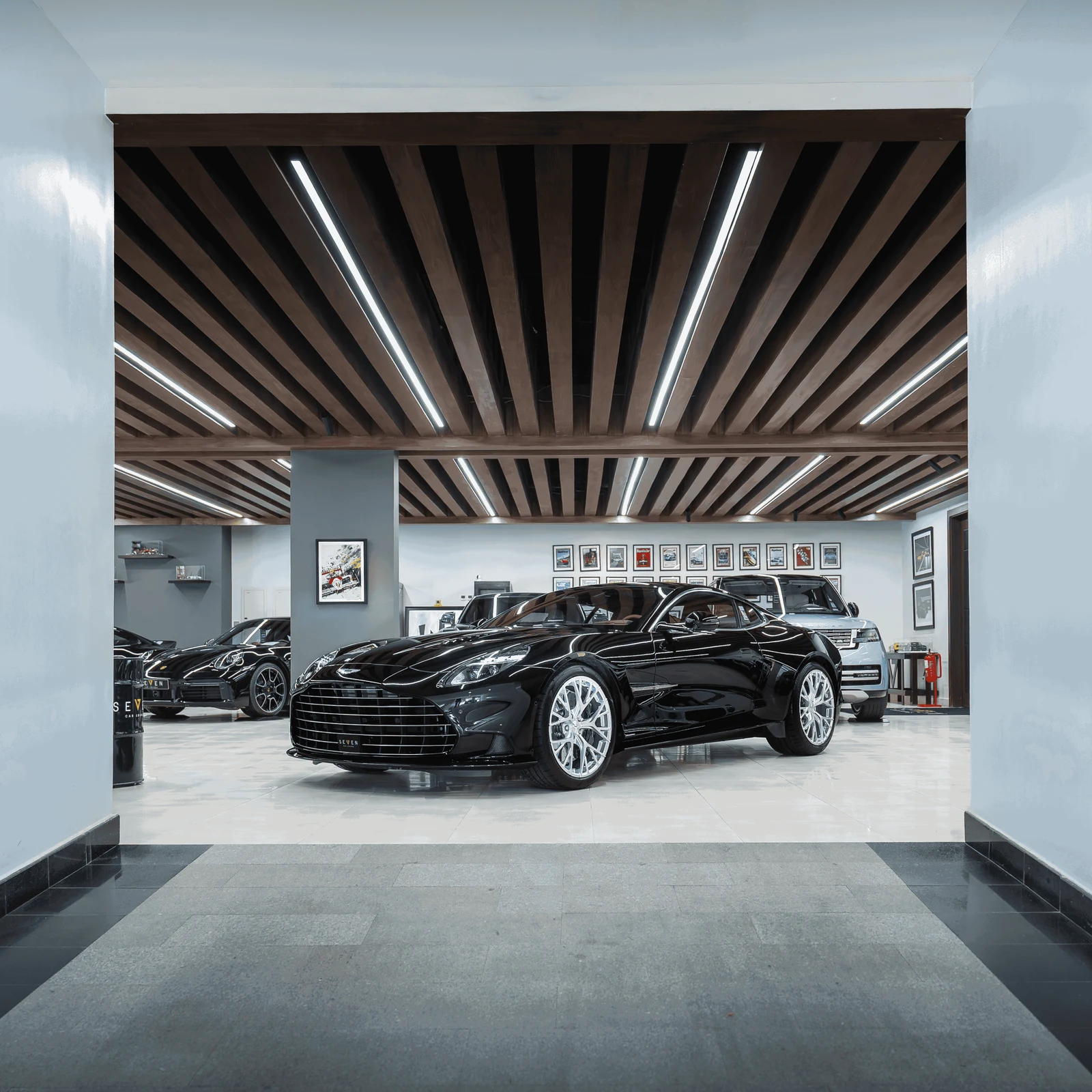 Aston Martin Vanquish (3rd Generation) · Jet Black · Seven Car Lounge