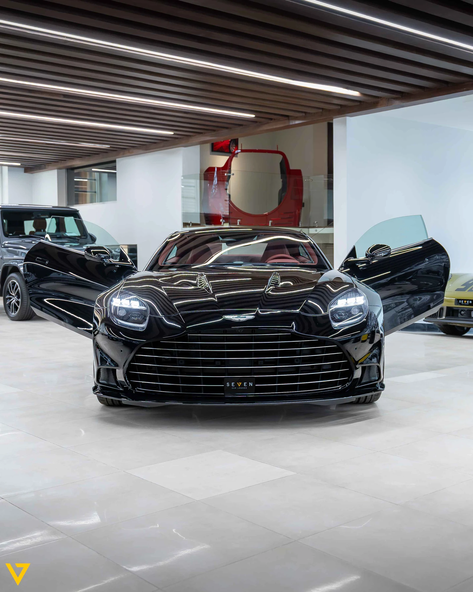 Aston Martin Vanquish (3rd Generation), 8/10
