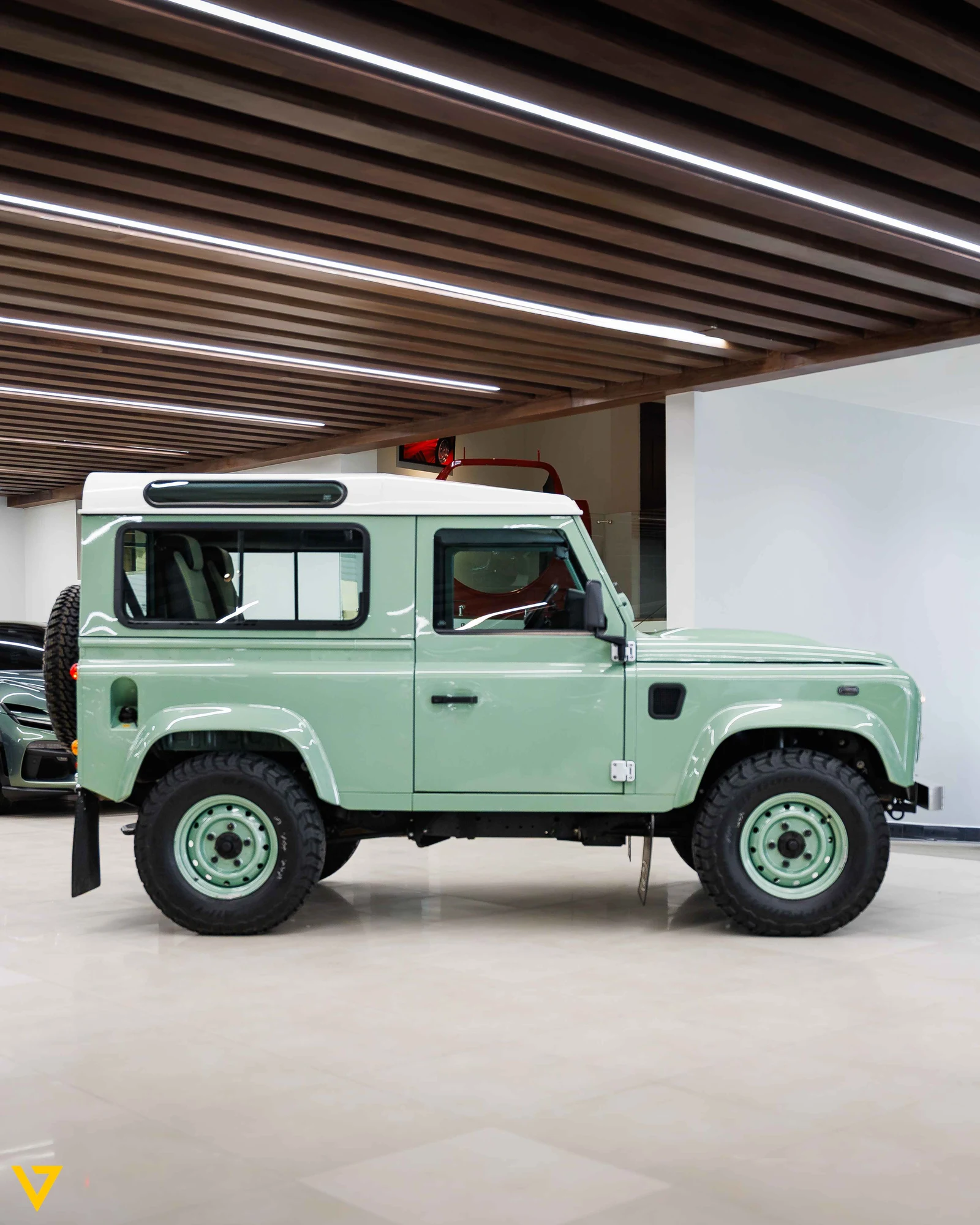 Land Rover Defender Heritage, 6/10