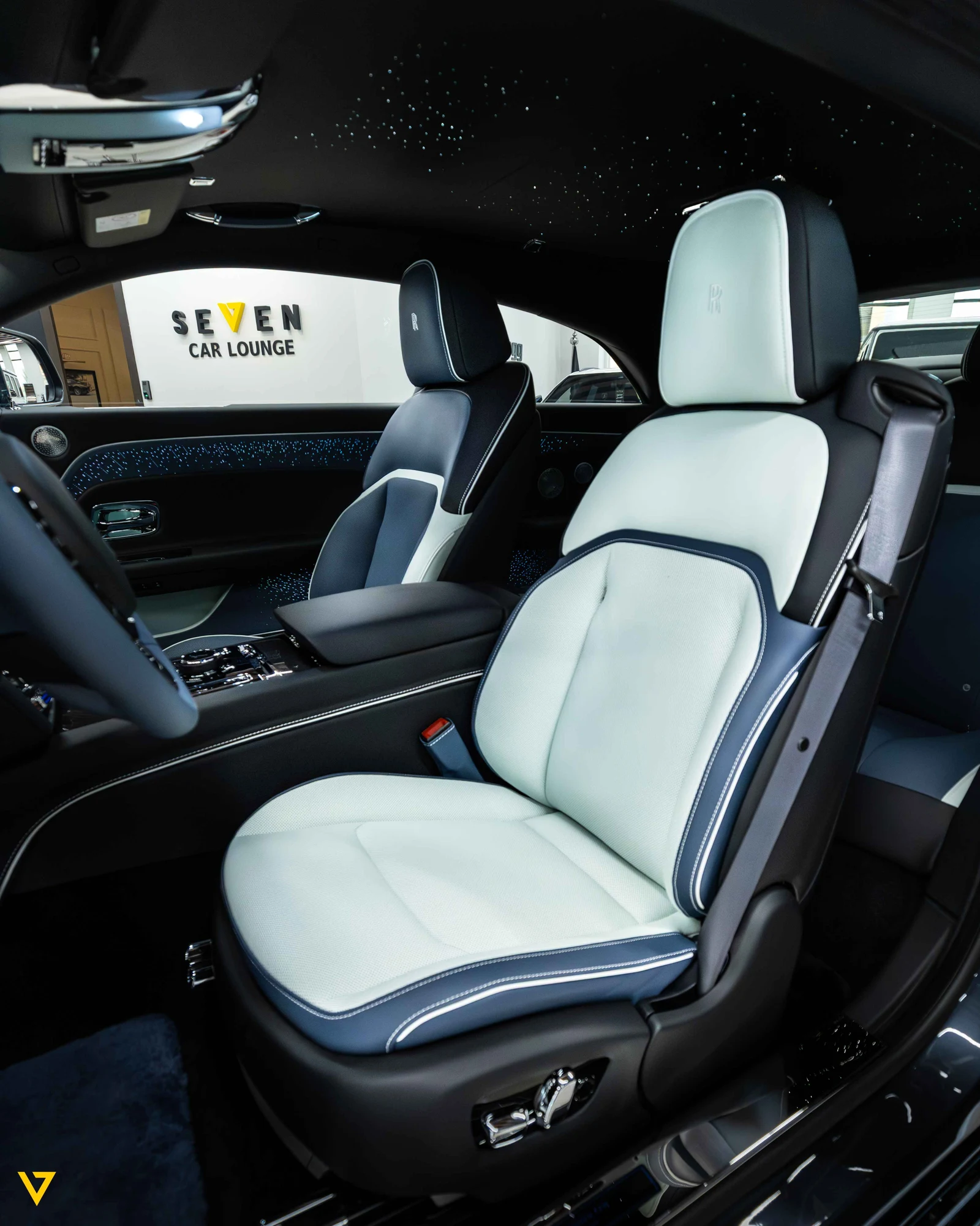 Rolls-Royce Spectre Black Badge, 7/10