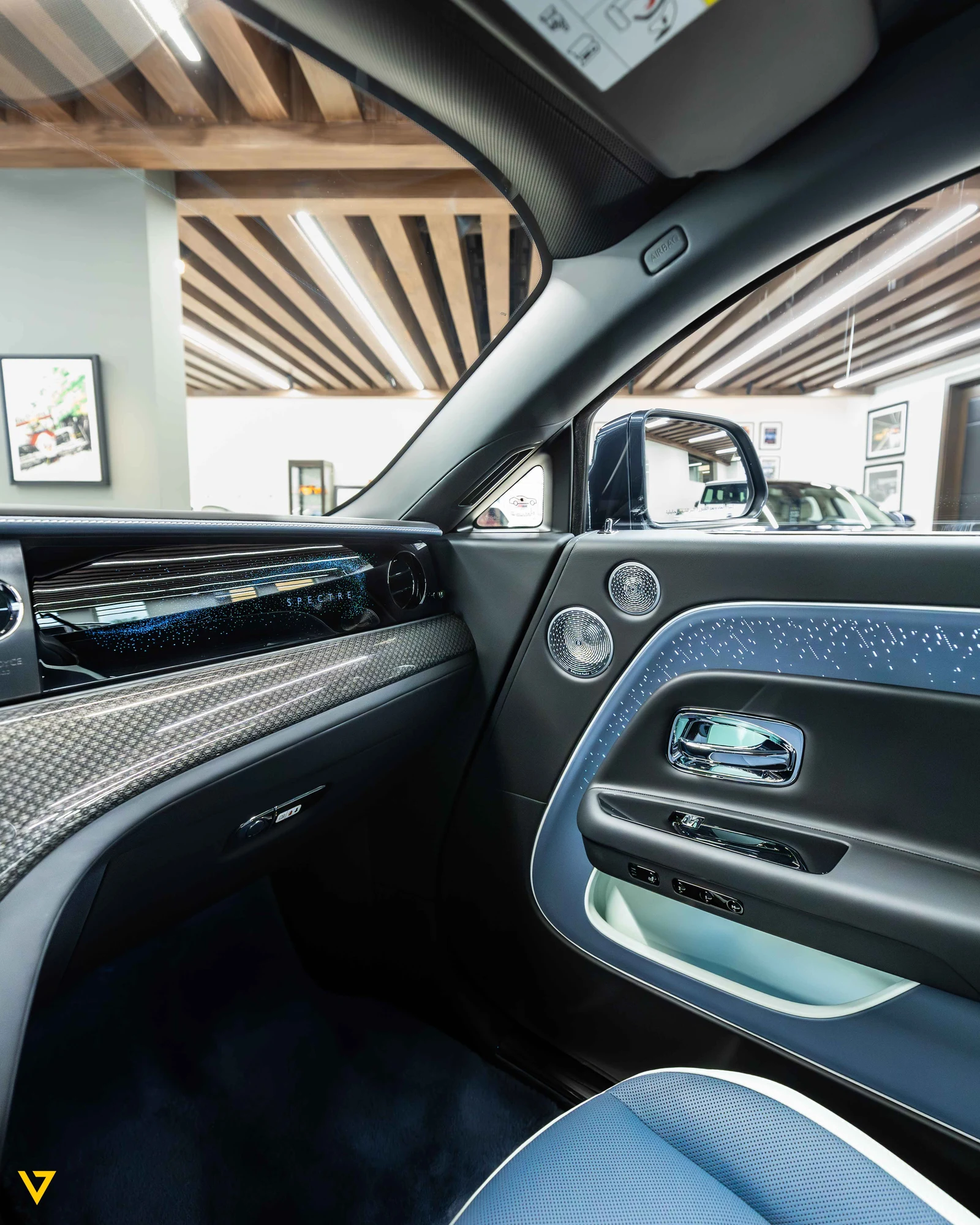 Rolls-Royce Spectre Black Badge, 9/10