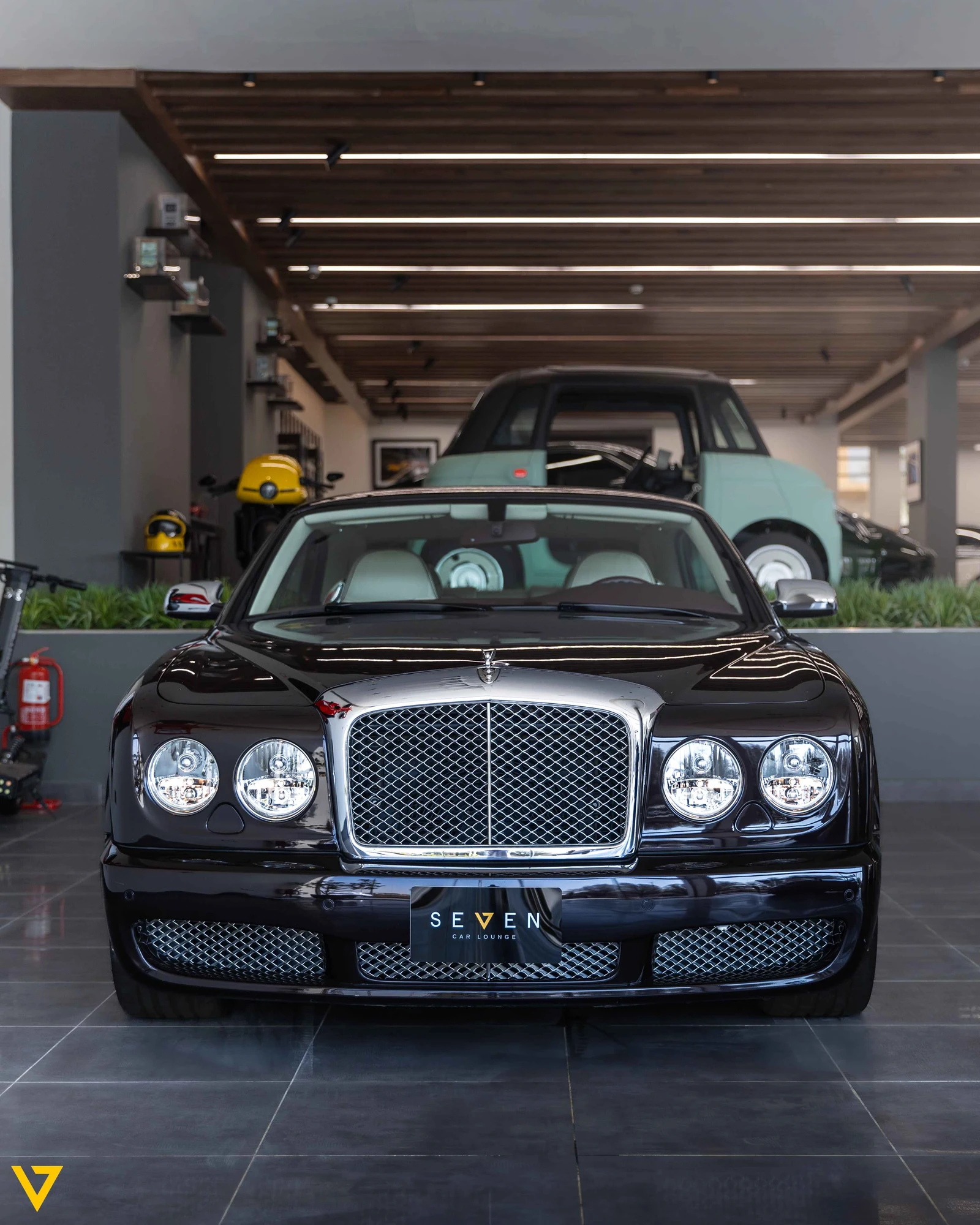 Bentley Brooklands Coupé, 2/10
