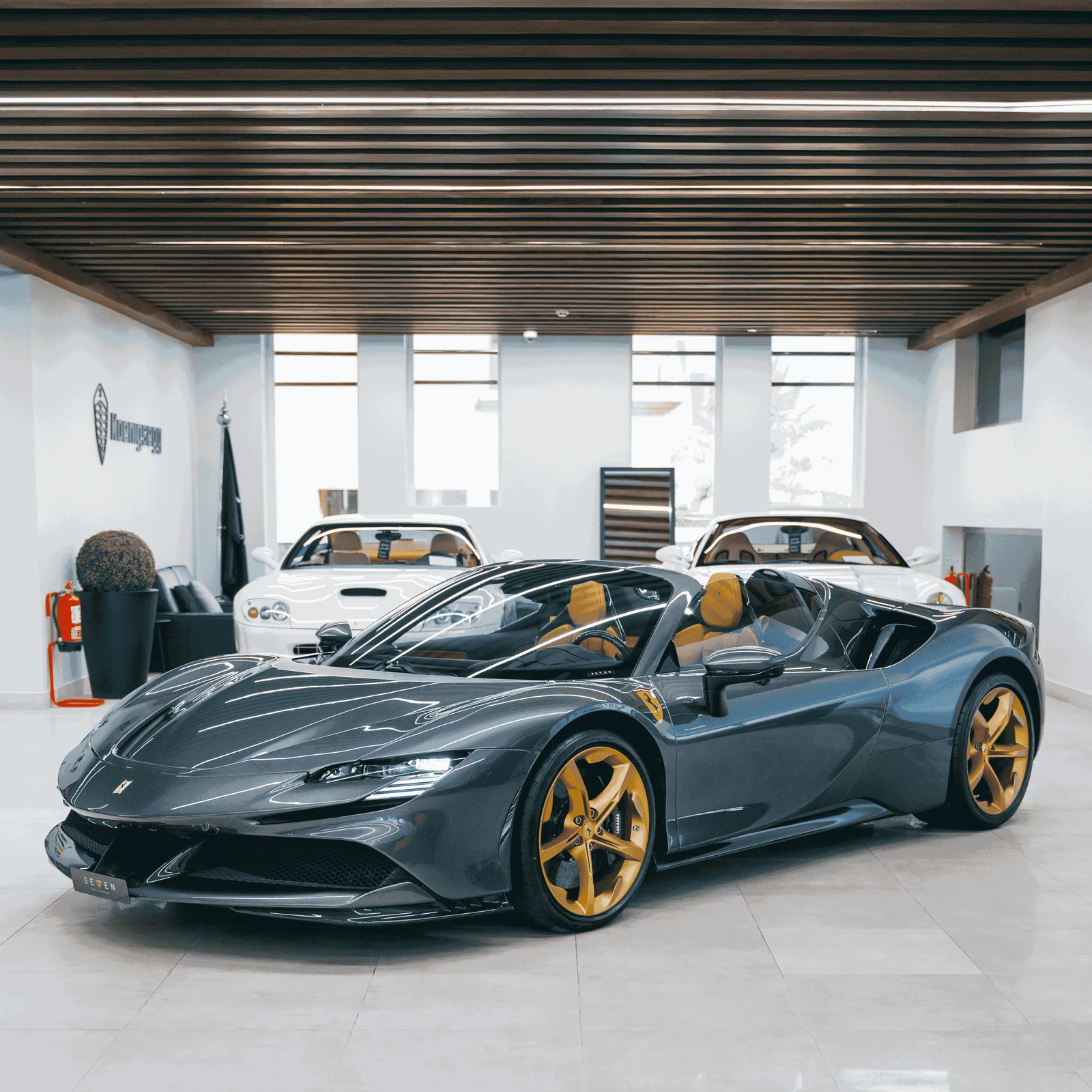 Ferrari SF90 Spider · Grigio Silverstone · Seven Car Lounge