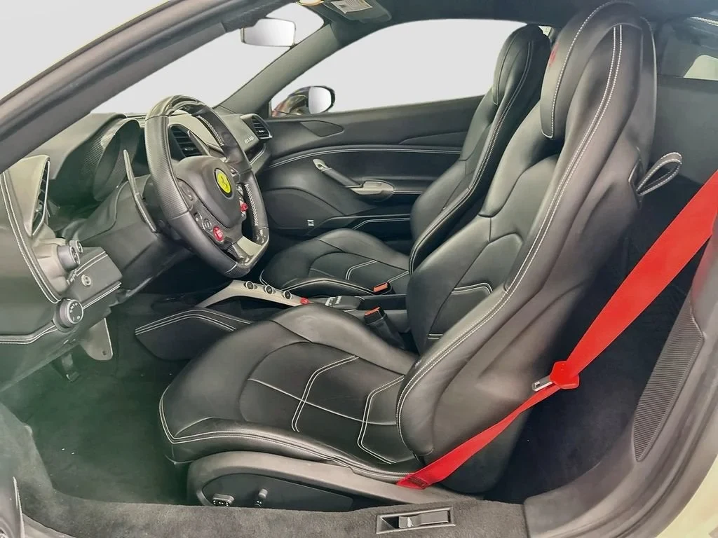 2018 Ferrari 488 GTB, 18/20