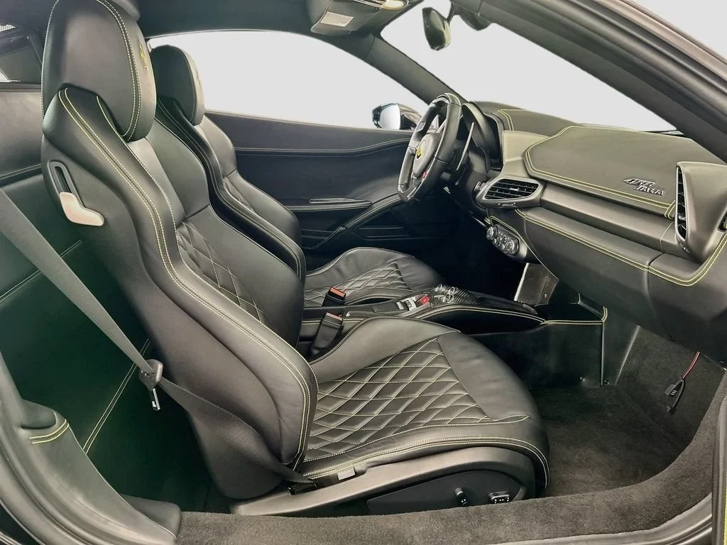 2014 Ferrari 458 Italia, 18/20