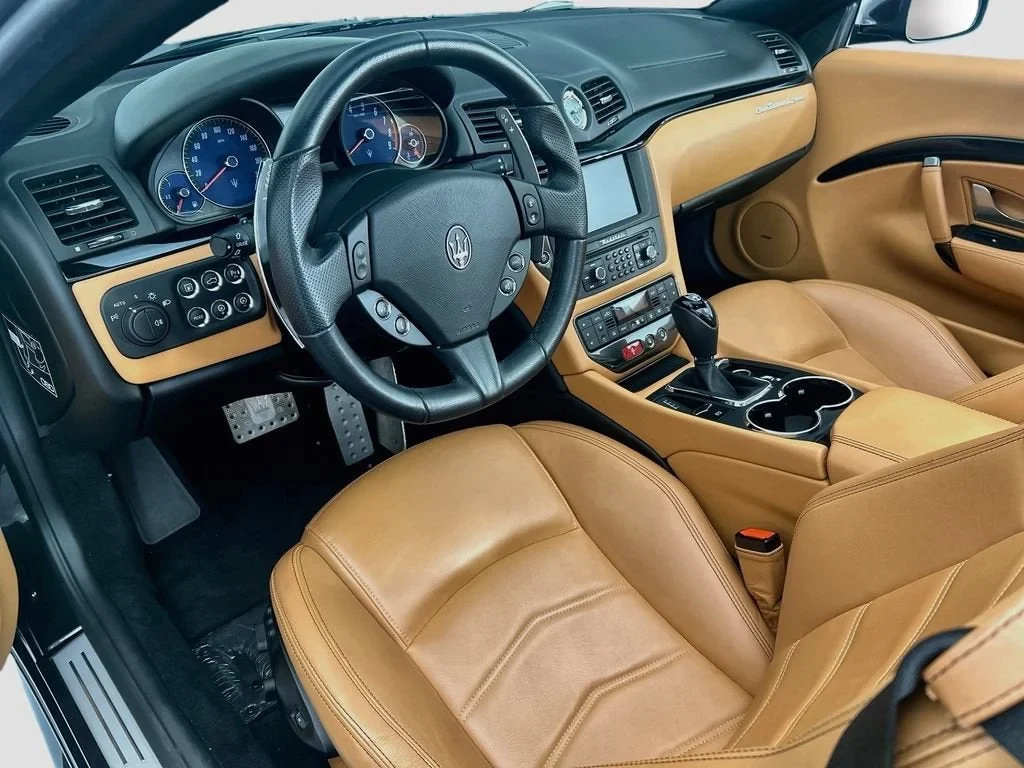 2017 Maserati GranCabrio Sport, 17/20