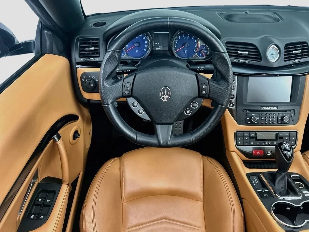 2017 Maserati GranCabrio Sport, 18/20