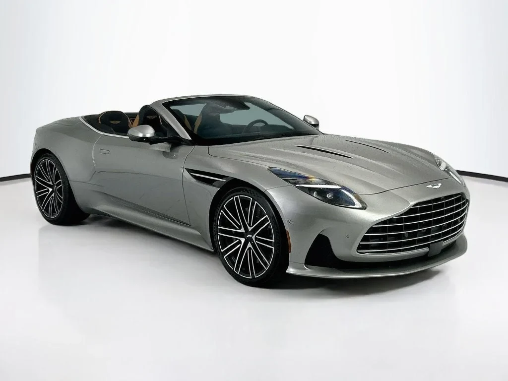 2025 Aston Martin DB12 Volante, 2/30