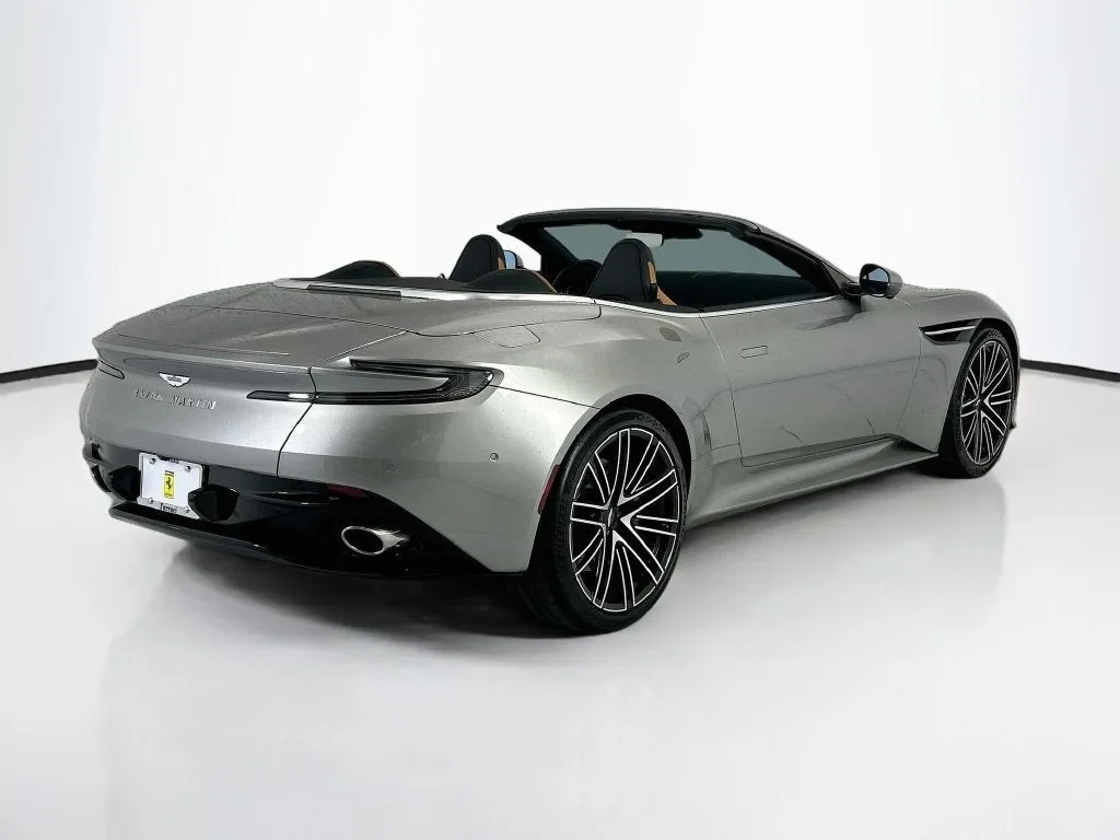 2025 Aston Martin DB12 Volante, 7/30