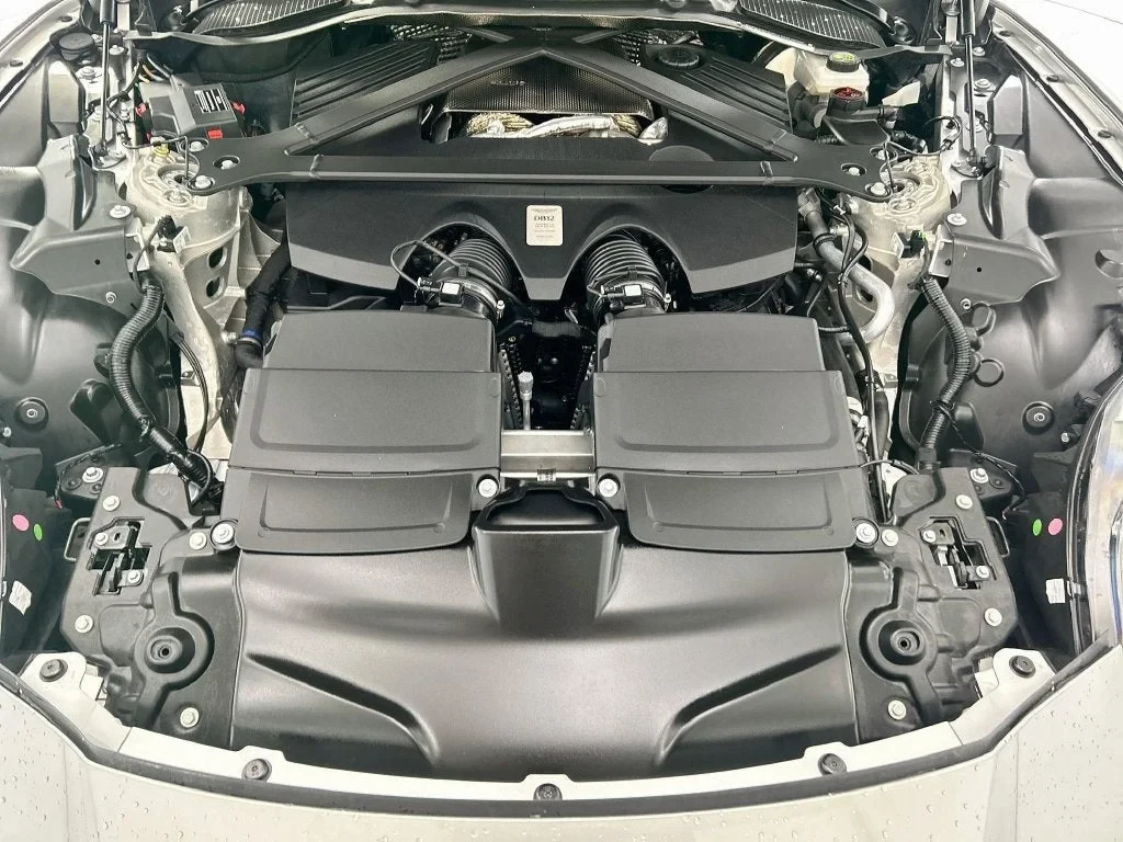 2025 Aston Martin DB12 Volante, 29/30