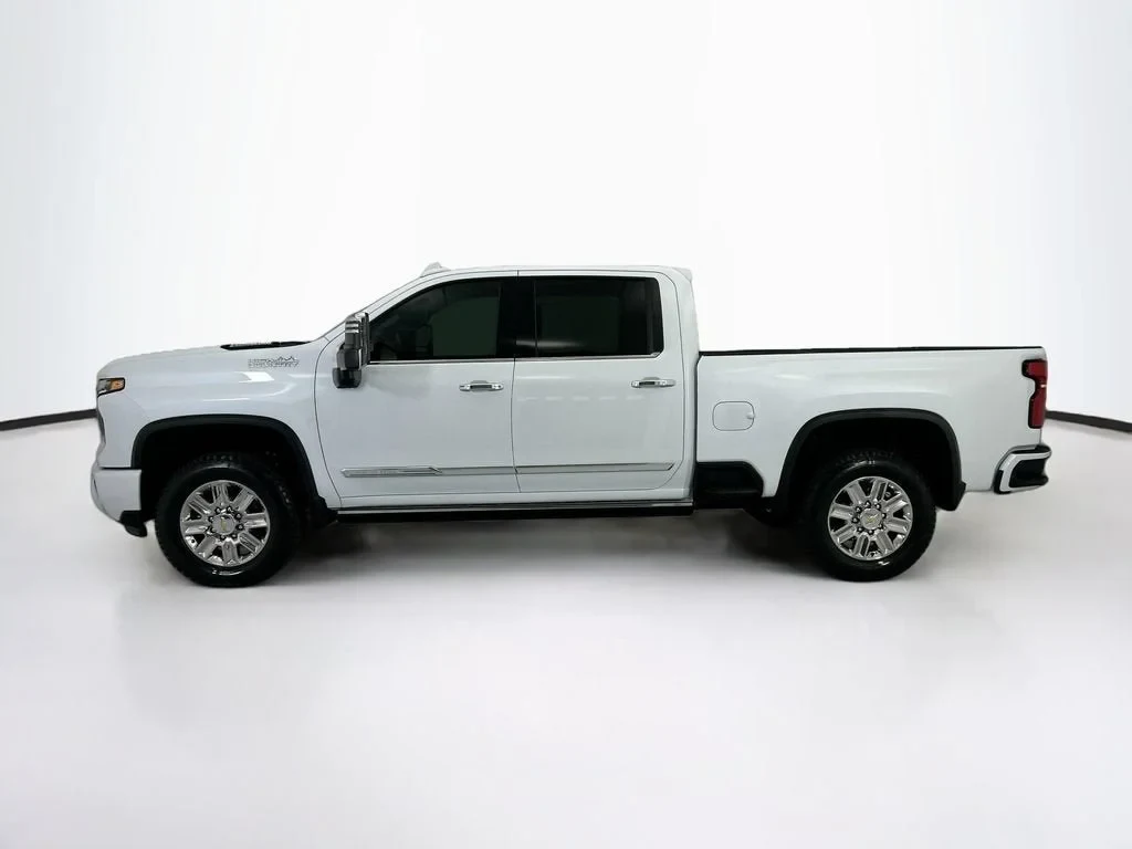 2026 Chevrolet Silverado 3500HD, 8/30