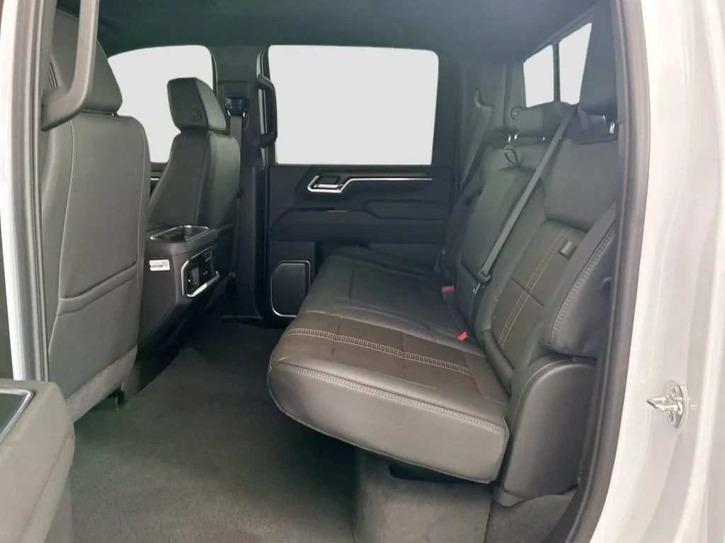 2026 Chevrolet Silverado 3500HD, 18/30