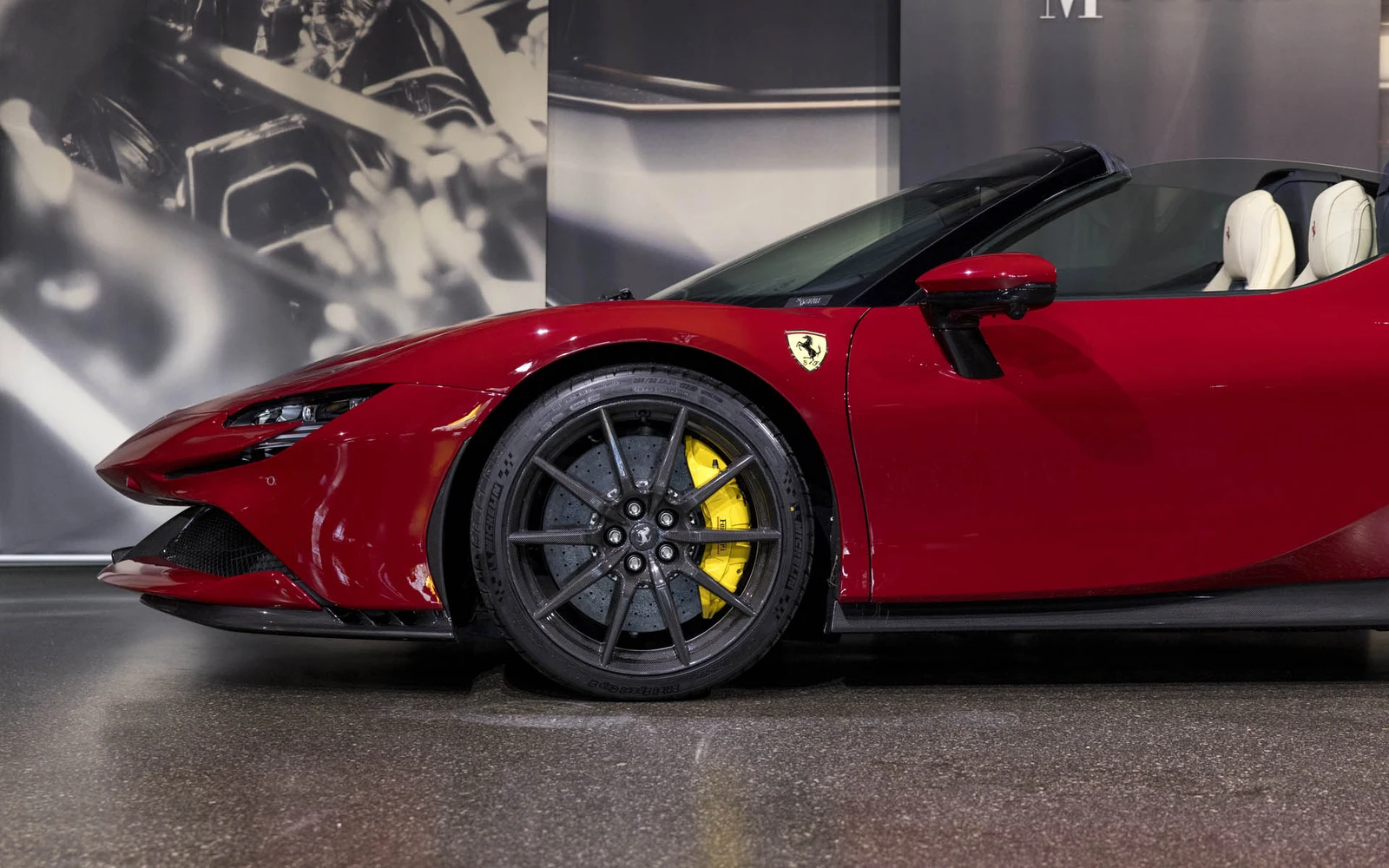 Ferrari SF90 Spider, 2/10