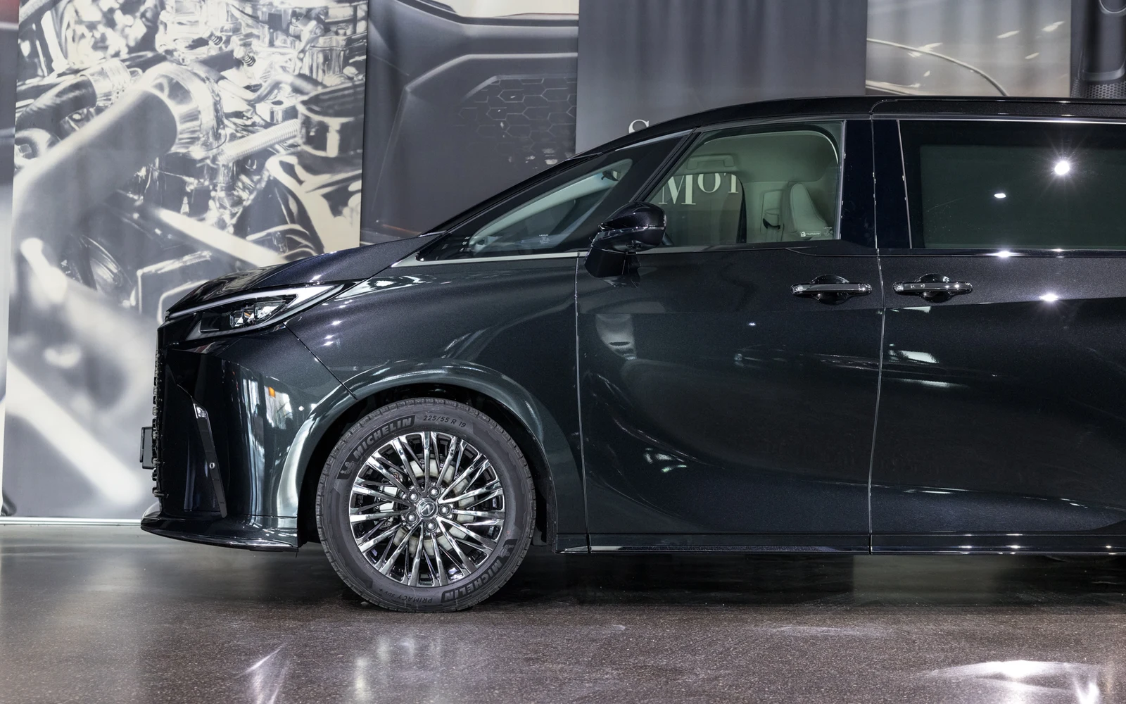 Lexus LM 350h Luxury, 3/10