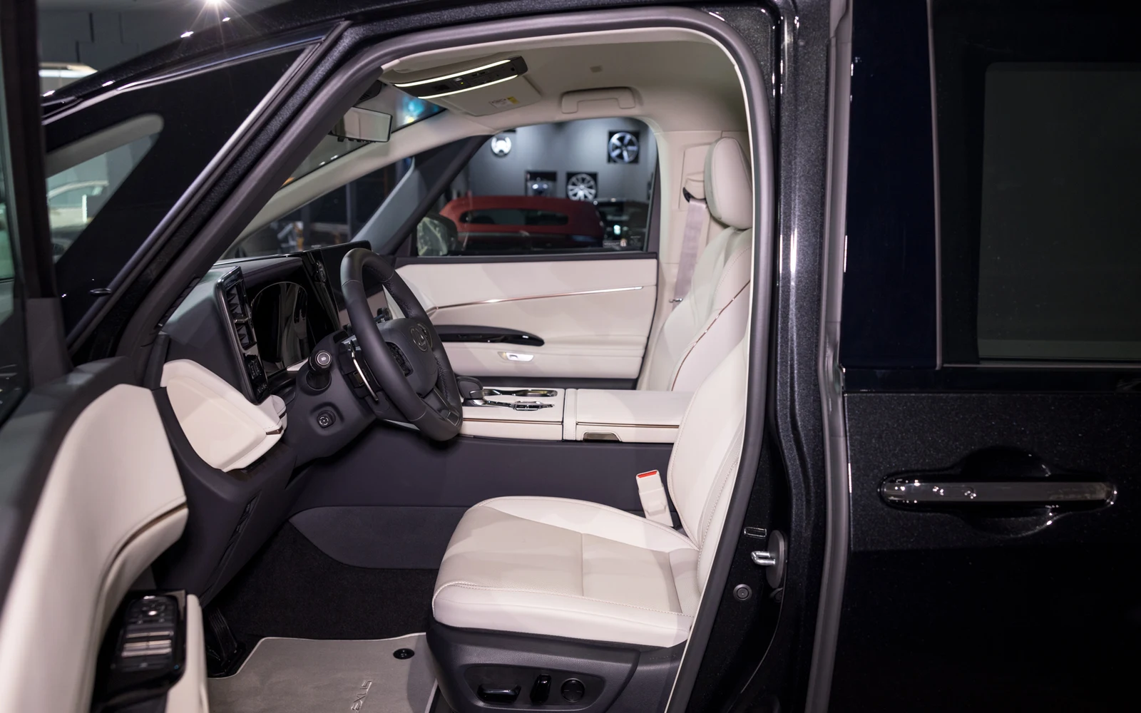 Lexus LM 350h Luxury, 8/10