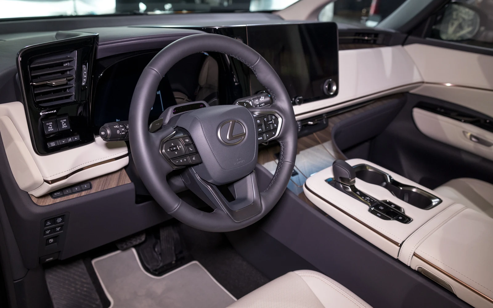 Lexus LM 350h Luxury, 9/10