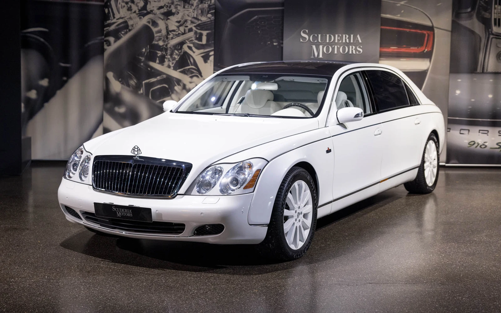 Maybach 62 S Landaulet, full-car front three-quarter view.