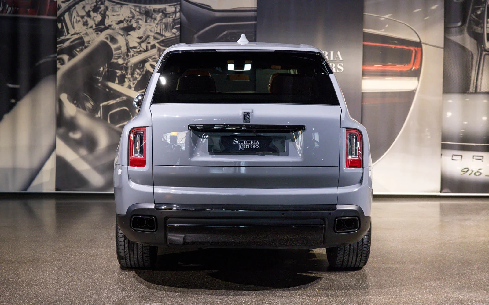Rolls-Royce Cullinan Black Badge, 8/10