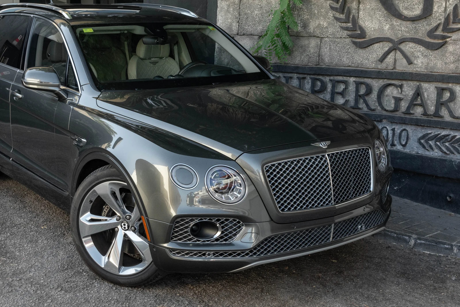 Bentley Bentayga W12, 3/10