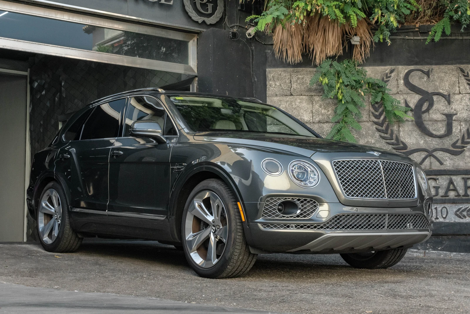 Bentley Bentayga W12, 4/10