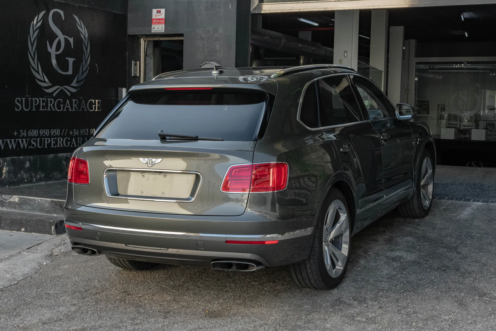 Bentley Bentayga W12, 9/10