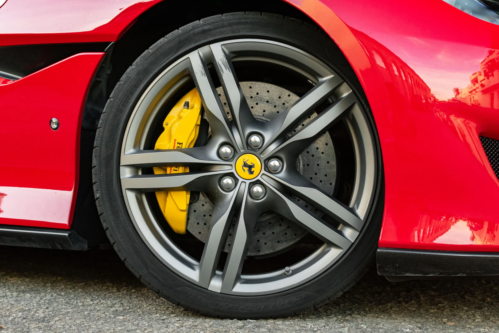 2019 Ferrari Portofino, 5/10