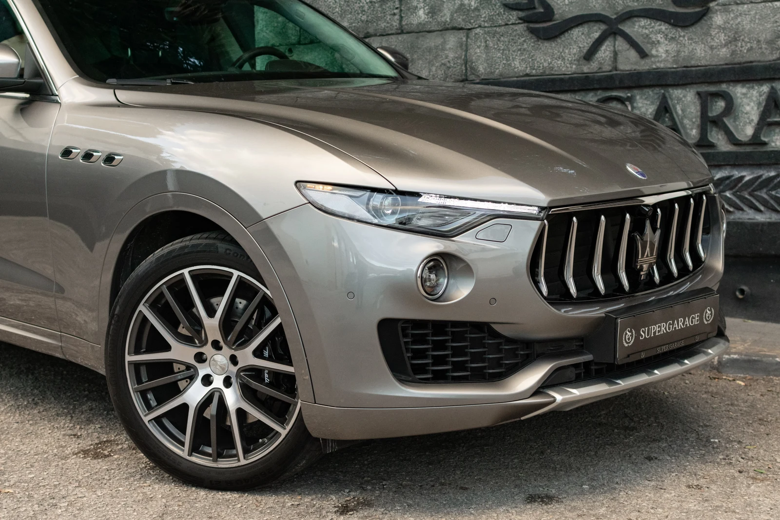 2016 Maserati Levante S, 2/10