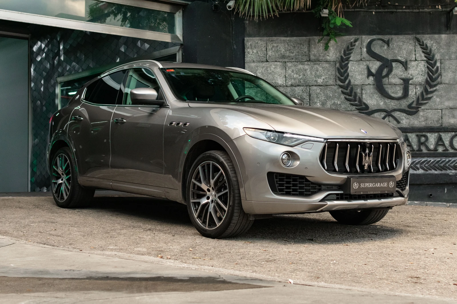 2016 Maserati Levante S, 5/10