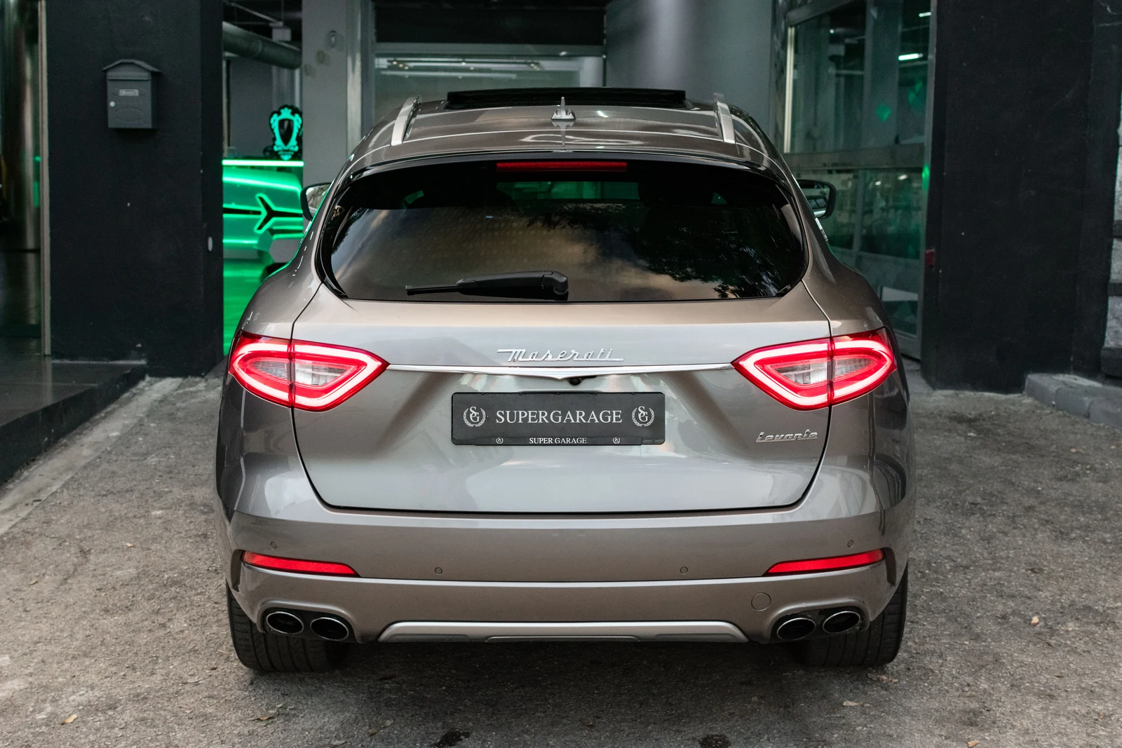 2016 Maserati Levante S, 9/10
