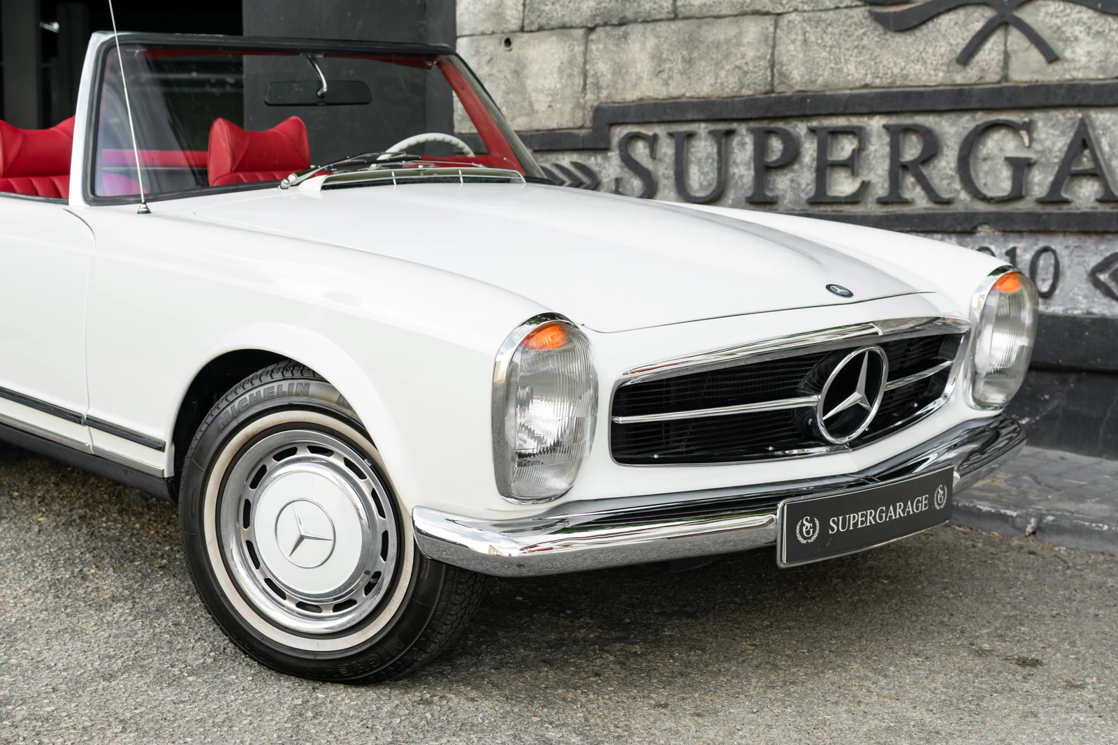 1969 Mercedes-Benz 280 SL, 2/10