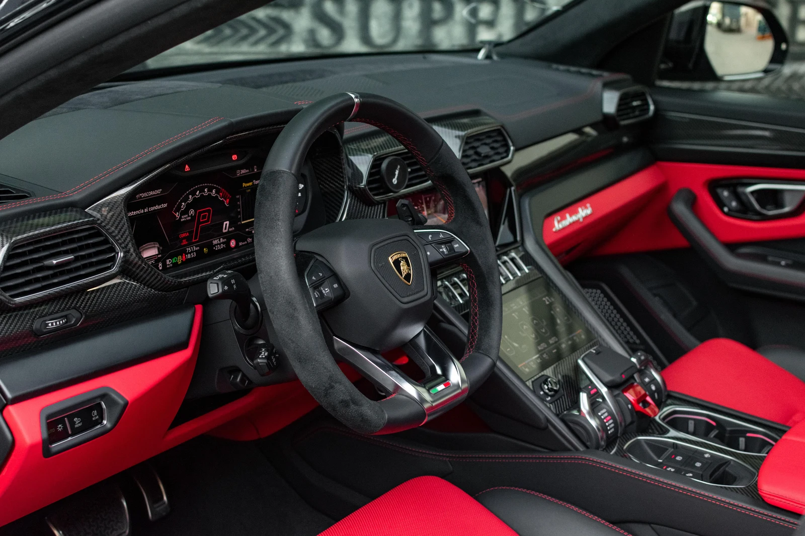 2021 Lamborghini Urus, 3/4