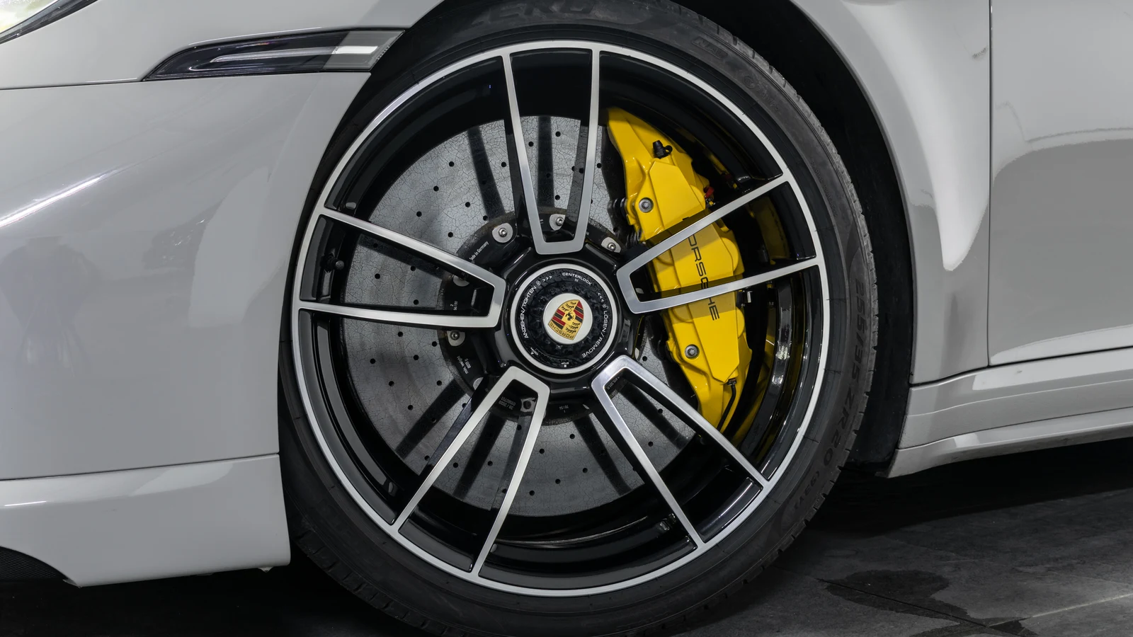 2020 Porsche 911 (992) Turbo S Cabriolet, 3/10