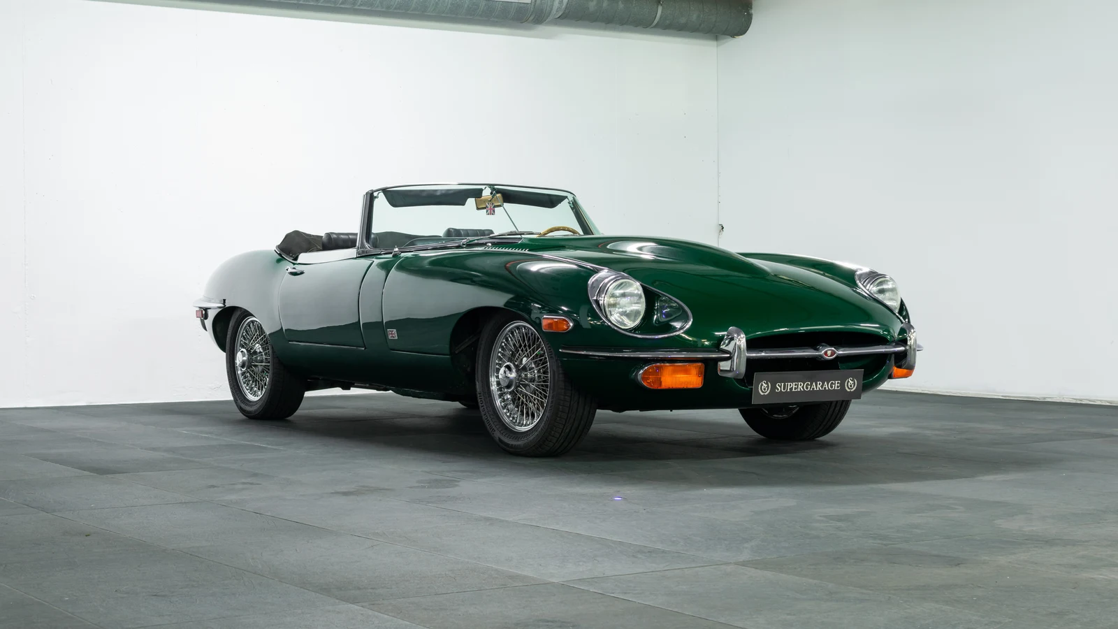 Jaguar E-Type Series 2 4.2 Roadster · British Racing Green · SuperGarage Marbella