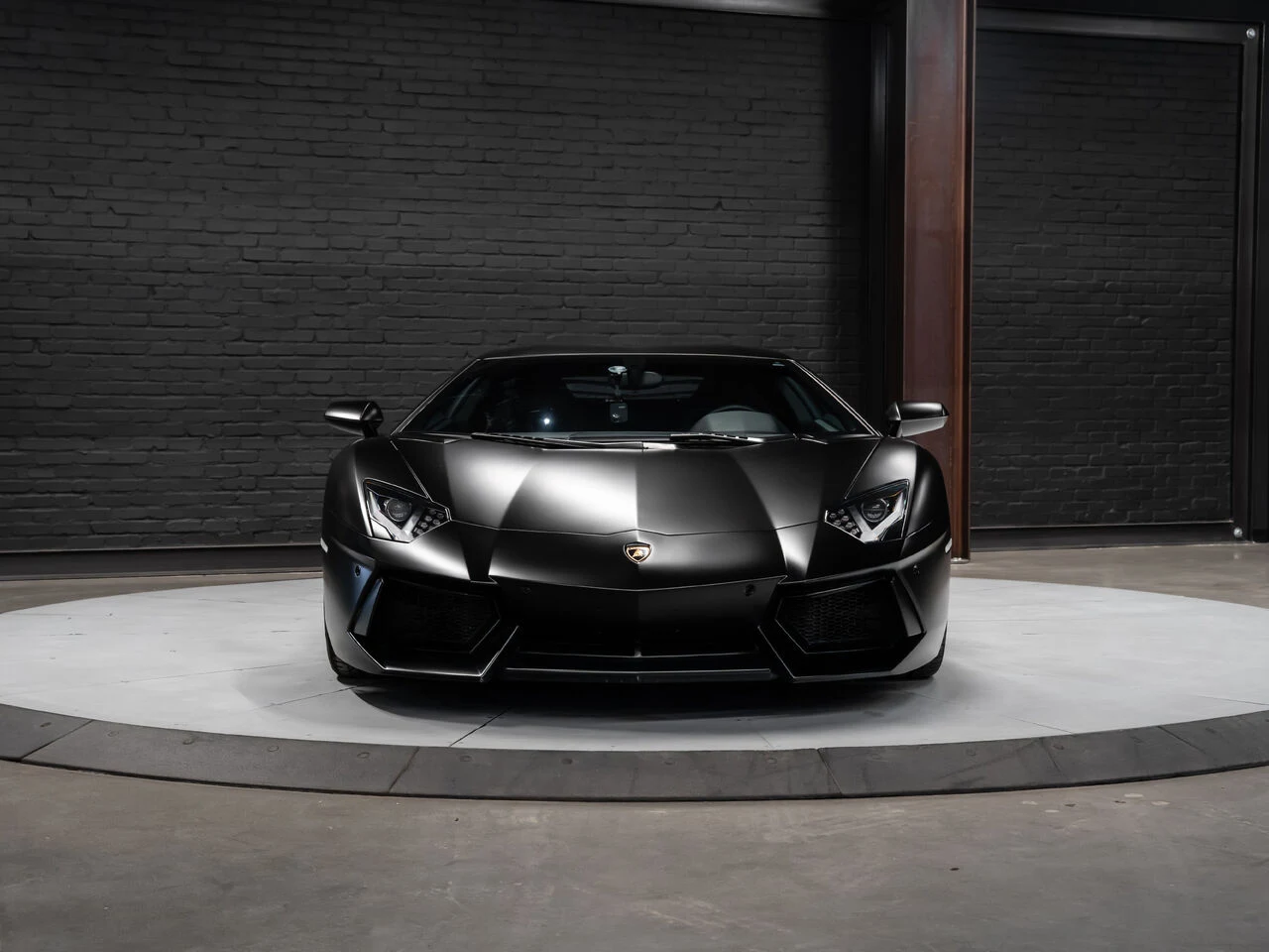 2017 Lamborghini Aventador, 4/30