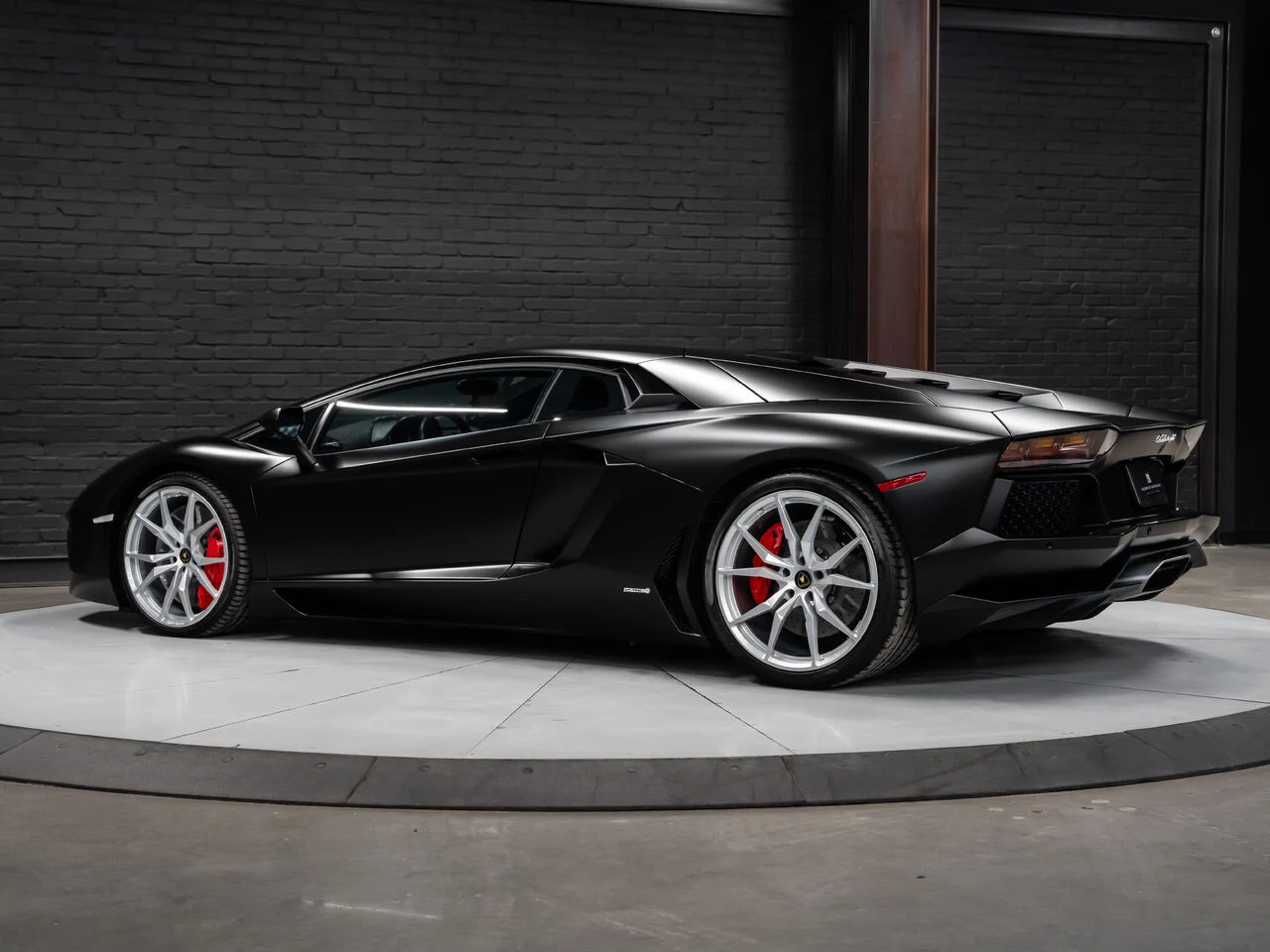2017 Lamborghini Aventador, 7/30
