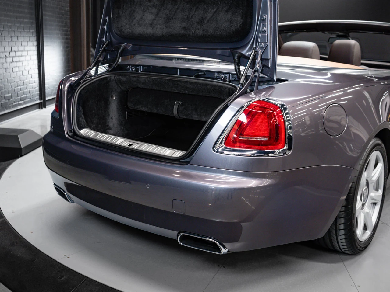 2016 Rolls-Royce Dawn, 15/30