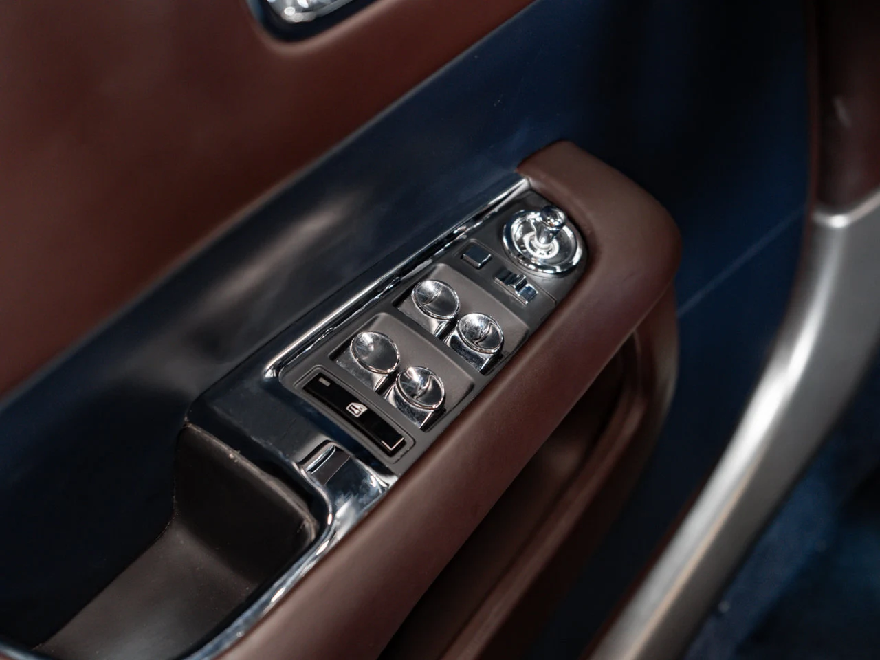 2016 Rolls-Royce Dawn, 24/30