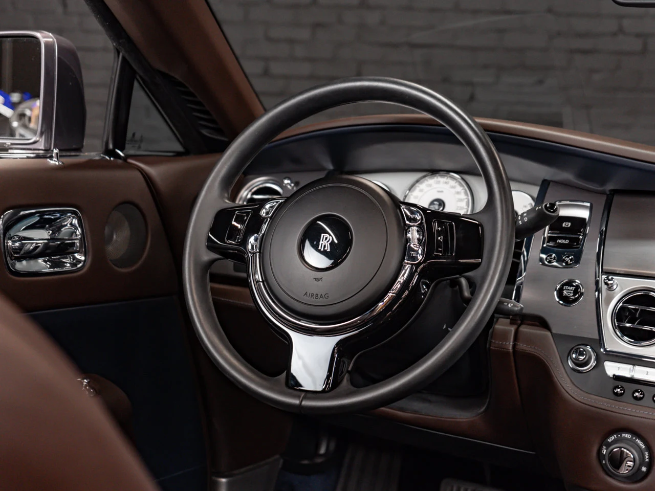 2016 Rolls-Royce Dawn, 27/30