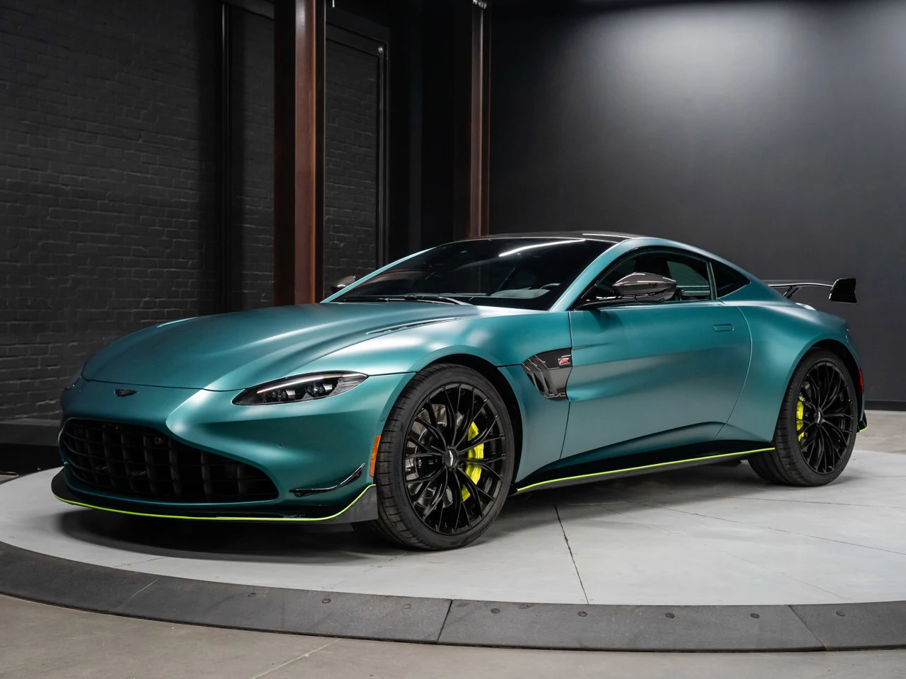 2023 Aston Martin Vantage F1 Edition, 6/30