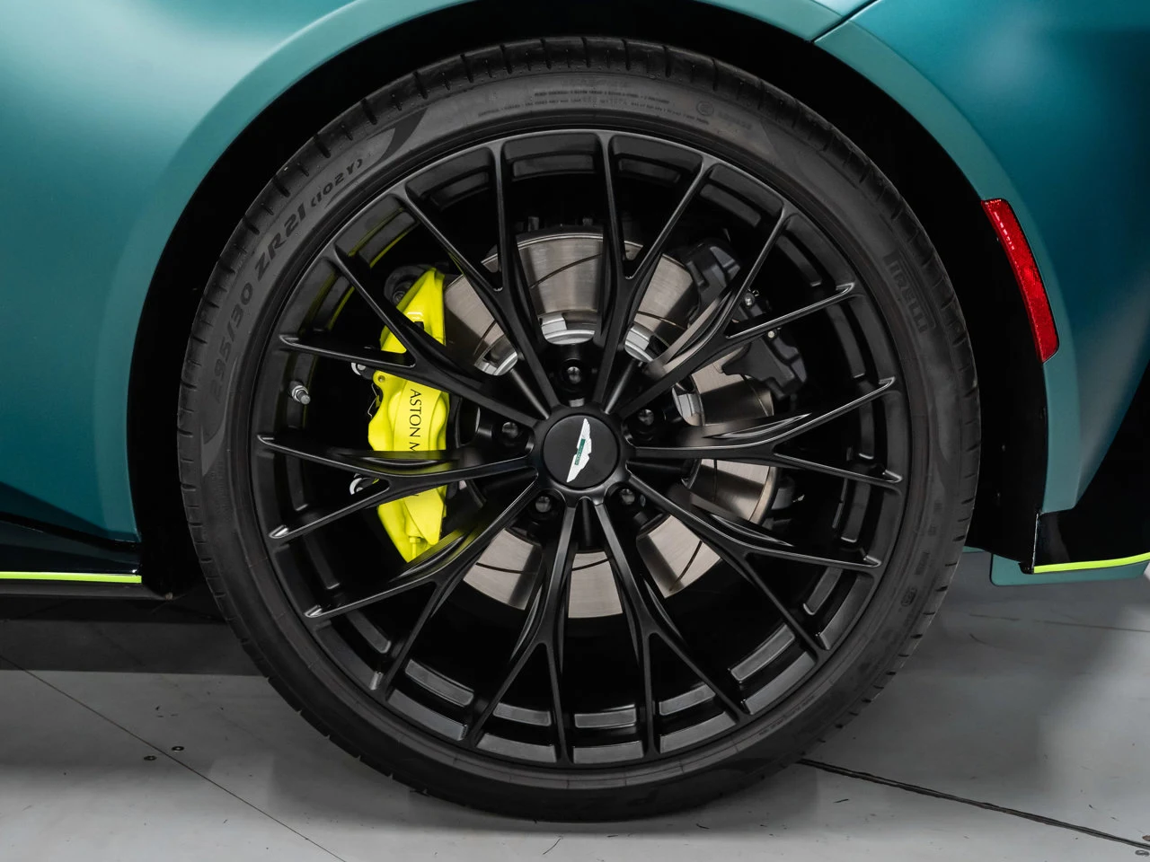 2023 Aston Martin Vantage F1 Edition, 20/30