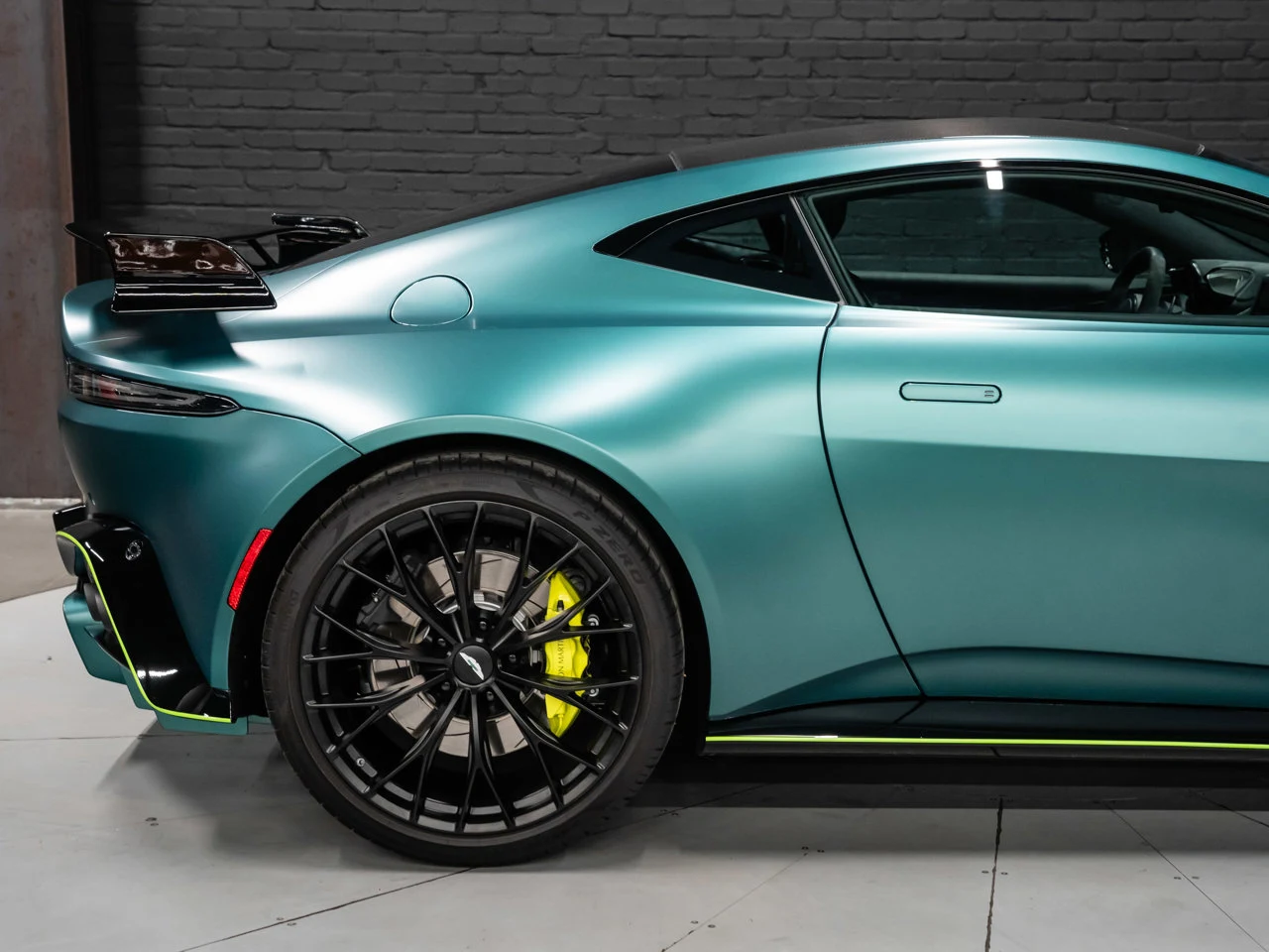 2023 Aston Martin Vantage F1 Edition, 26/30