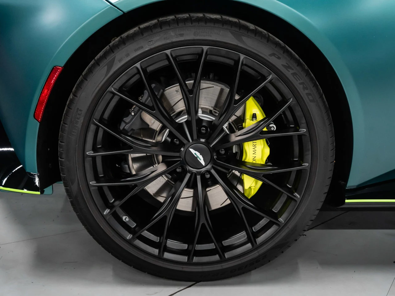 2023 Aston Martin Vantage F1 Edition, 28/30