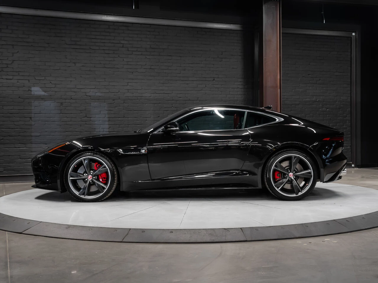 2018 Jaguar F-Type R, 12/30