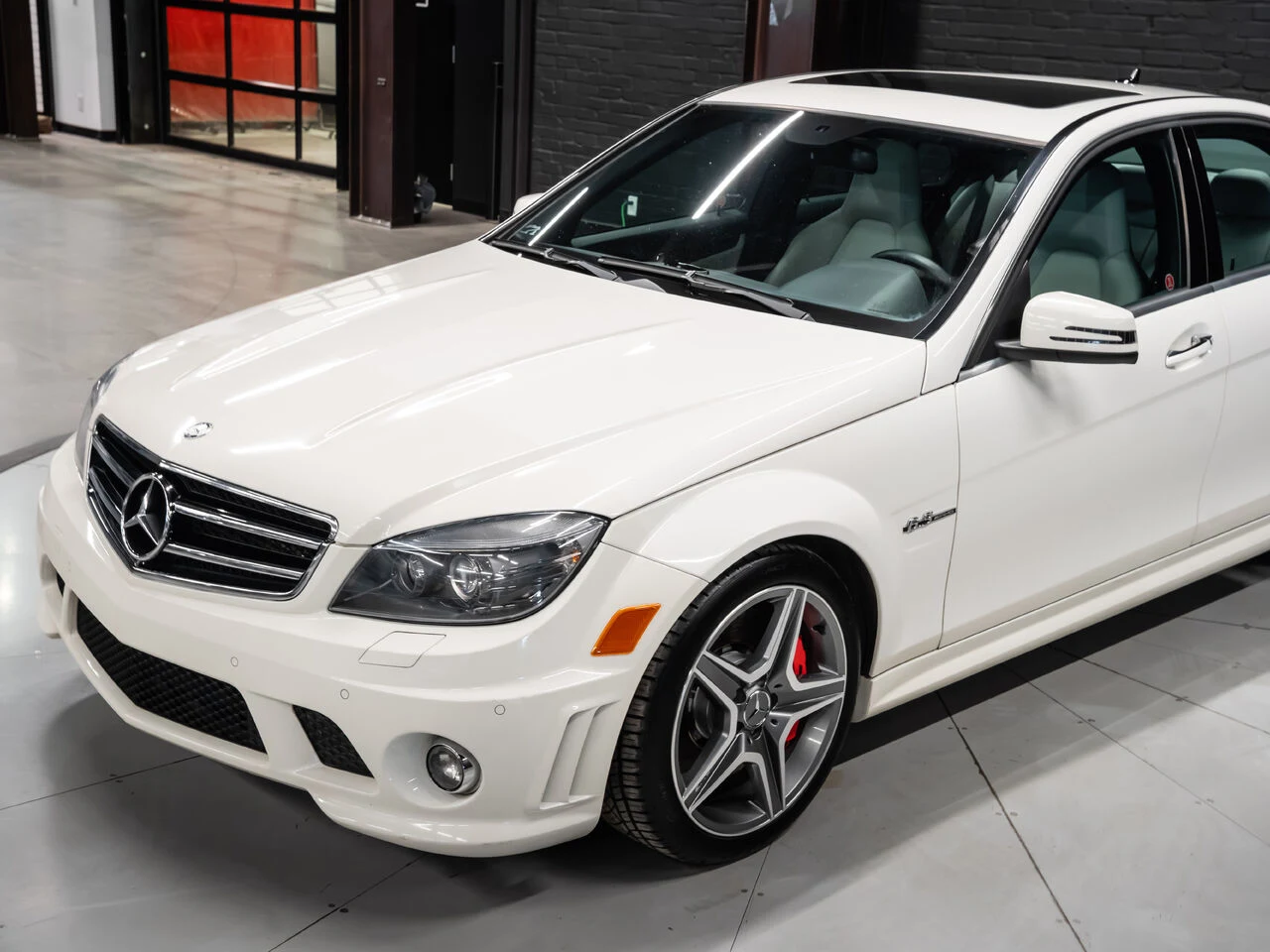 2010 Mercedes-AMG C 63, 29/30