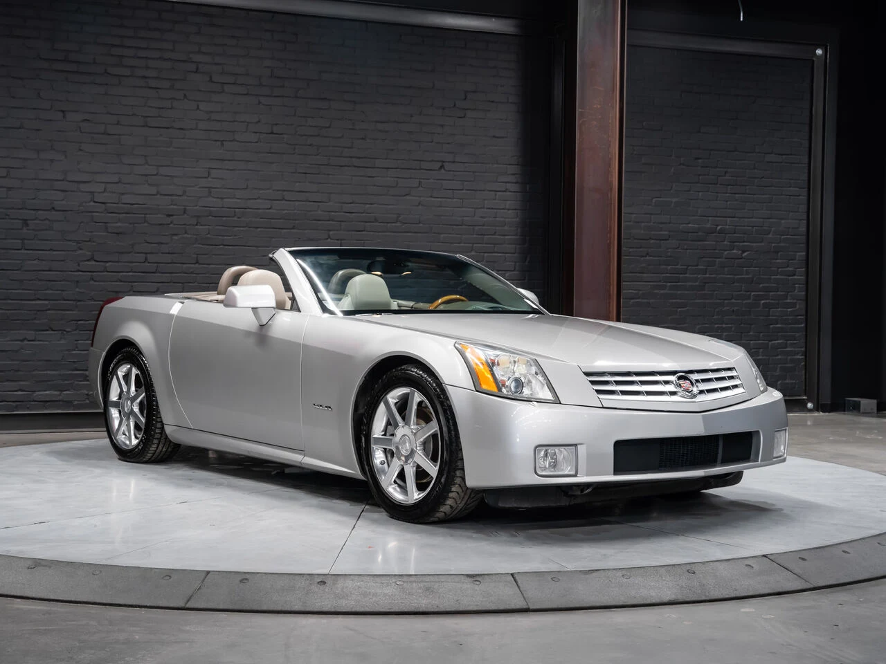 2005 Cadillac XLR, 3/30