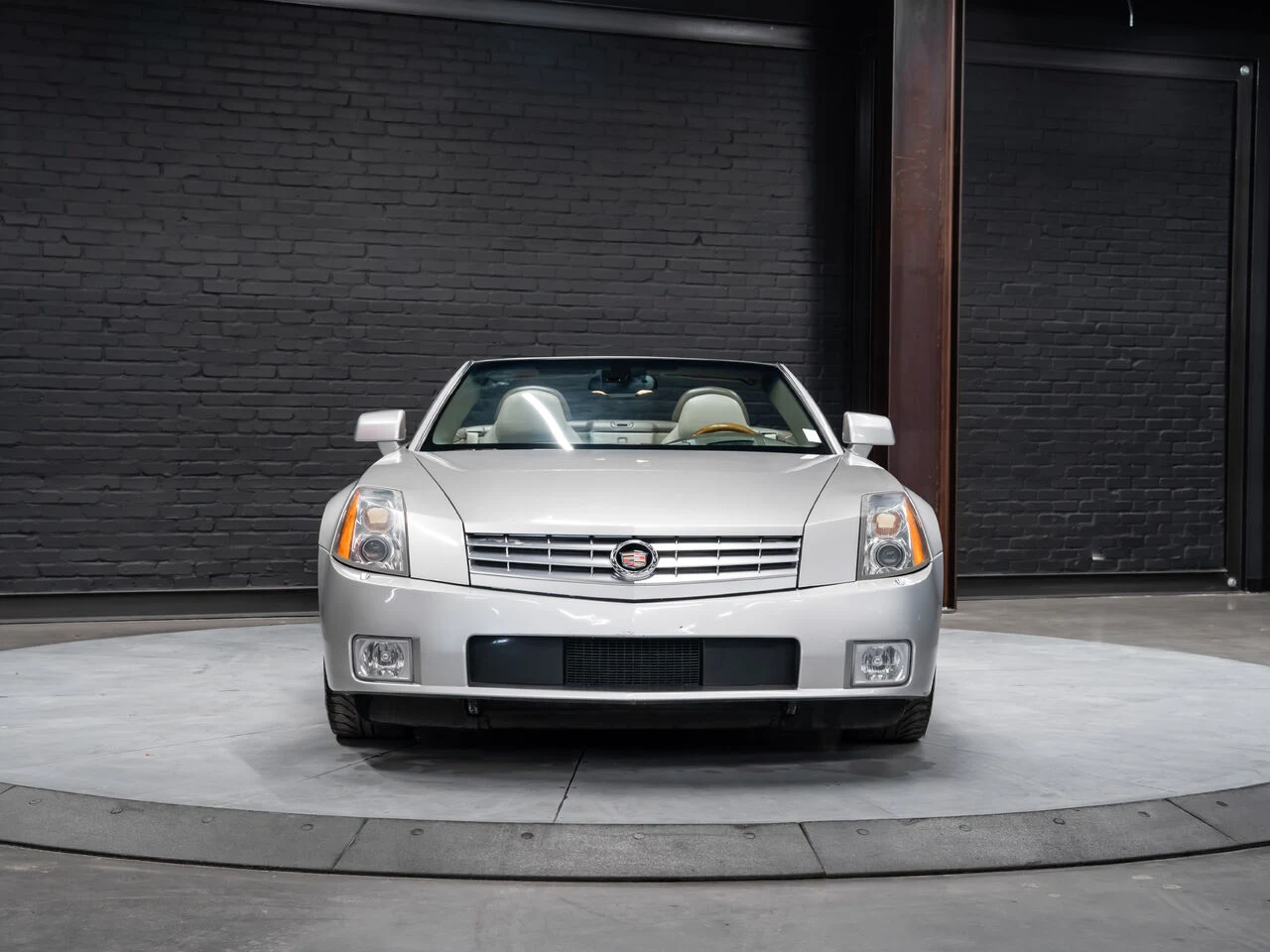 2005 Cadillac XLR, 4/30
