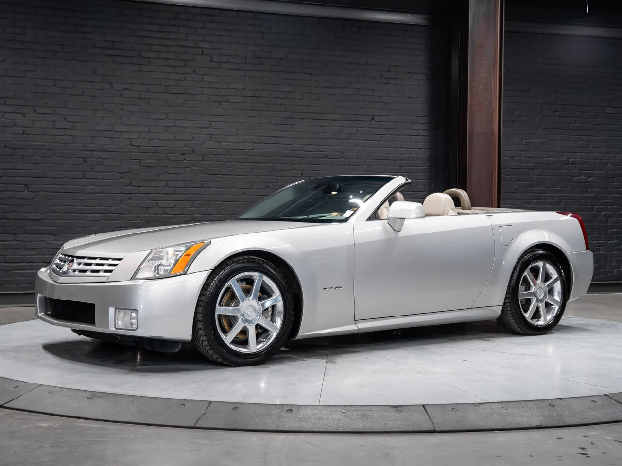 2005 Cadillac XLR, 6/30