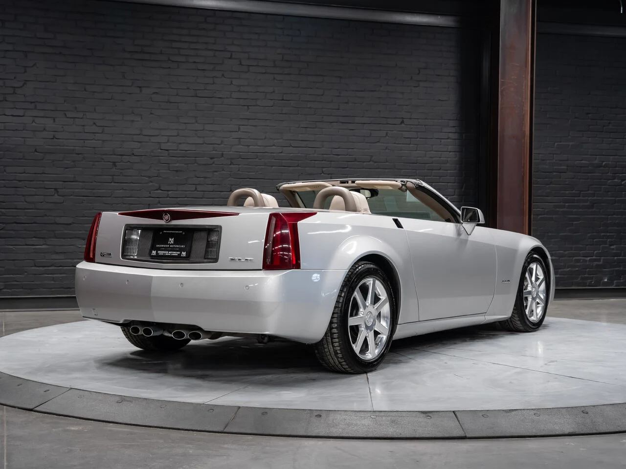 2005 Cadillac XLR, 11/30