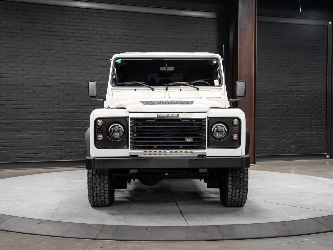 2002 Land Rover Defender 110 Classic, 4/30
